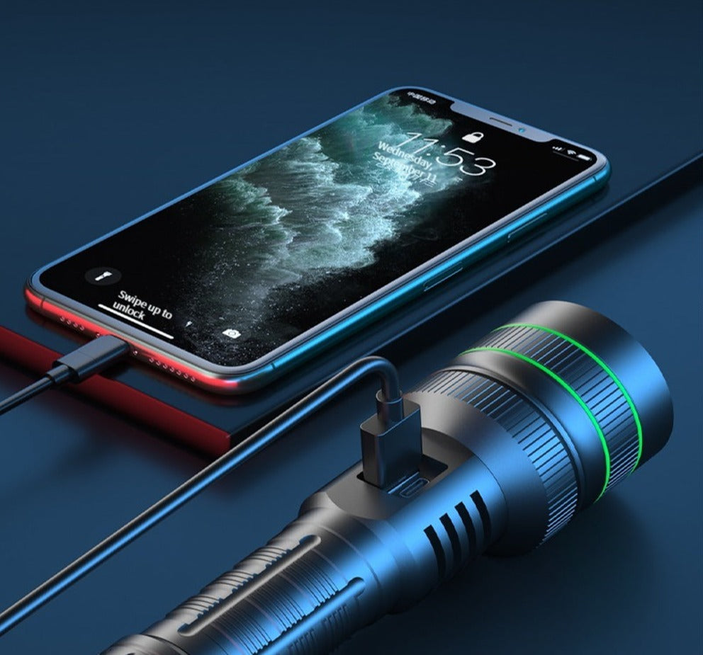 Ekstrem kraftig - lommelygte 10.000 Lumens + powerbank - Ignition
