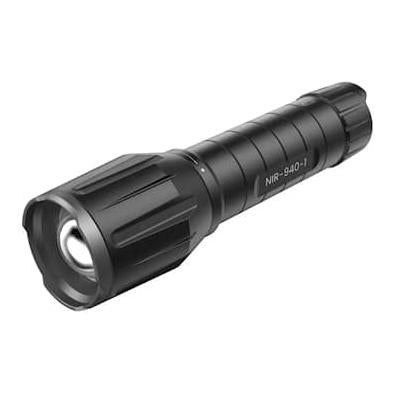 NOCPIX NIR-940-1 IR-lygte 940 nm – skråt forfra på hvid baggrund